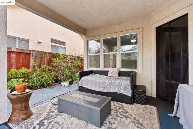 2105 Bedrock Way, Antioch CA: https://media.crmls.org/mediaz/bee622f4-c923-4a3a-abcc-aacac1a074e8.jpg