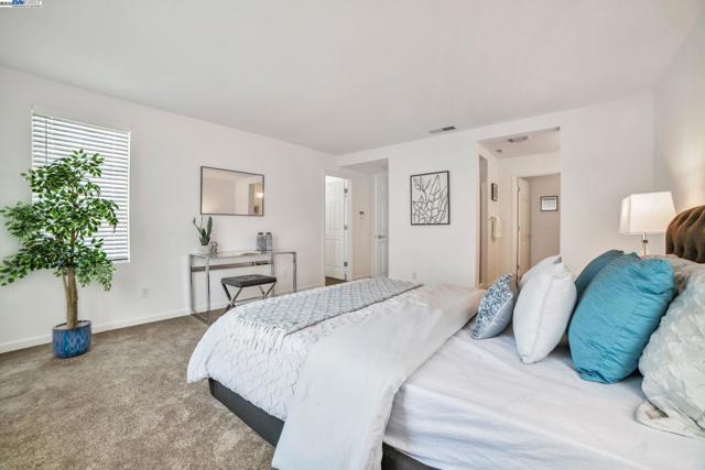 3312 Amaryllis Cir, San Ramon CA: https://media.crmls.org/mediaz/bee6b4ed-4289-4b20-9ce5-90d5069bf731.jpg
