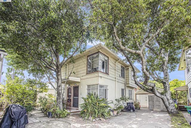 1815 Pearl St., Alameda, California 94501, 6 Bedrooms Bedrooms, ,4 BathroomsBathrooms,Single Family Residence,For Sale,Pearl St.,41072432