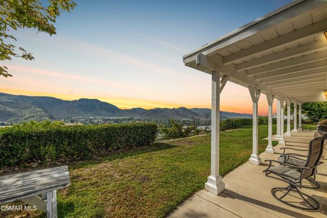 11300 Highridge Court, Camarillo CA: https://media.crmls.org/mediaz/bee8731f-1788-4b03-ae5c-1d3894219495.jpg
