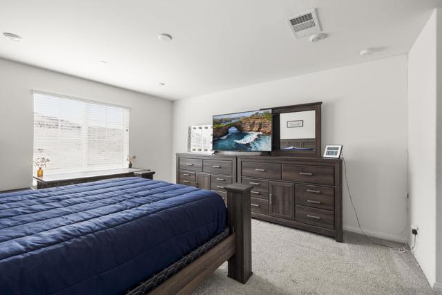 532 Enzo St, Lake Elsinore CA: https://media.crmls.org/mediaz/bee87369-8c97-482f-bfc8-a829b007d319.jpg
