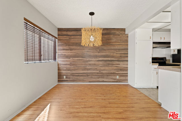 5950 Buckingham, Culver City CA: https://media.crmls.org/mediaz/bee8ce30-3342-4f76-aa52-29b0d3548437.jpg