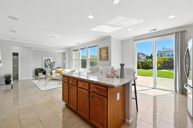 2788 Sunset Dune Way, Hayward CA: https://media.crmls.org/mediaz/bee97de6-3daa-4d81-83c7-54720db38de4.jpg