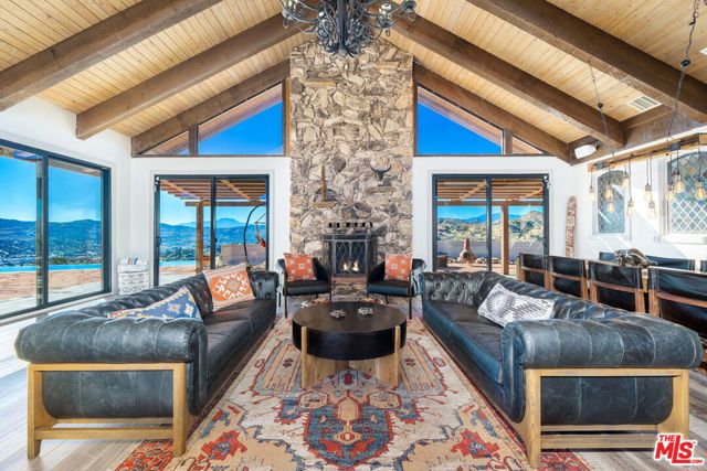 57387 San Juan Road, Yucca Valley CA: https://media.crmls.org/mediaz/bee9a479-41e3-4b1c-bfb0-9176c353b0bc.jpg