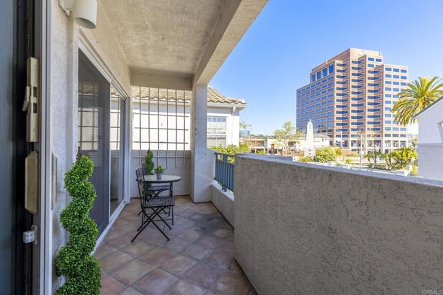 Detail Gallery Image 8 of 27 For 7577 Hazard Center Dr, San Diego,  CA 92108 - 2 Beds | 2 Baths