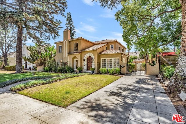 1709 Buckingham Road, Los Angeles CA: https://media.crmls.org/mediaz/beea16e6-0073-49e0-9a67-0b72de7695b6.jpg