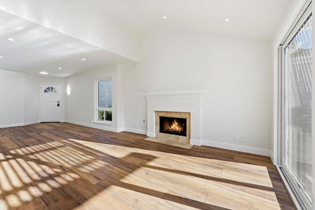 819 Daphne Court, Carlsbad CA: https://media.crmls.org/mediaz/beea3bb3-cf32-47b7-96c7-25114a37f33e.jpg