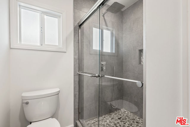 11536 Otsego Street, Valley Village CA: https://media.crmls.org/mediaz/beecd6b8-d914-4adb-9407-236953ae3bc3.jpg