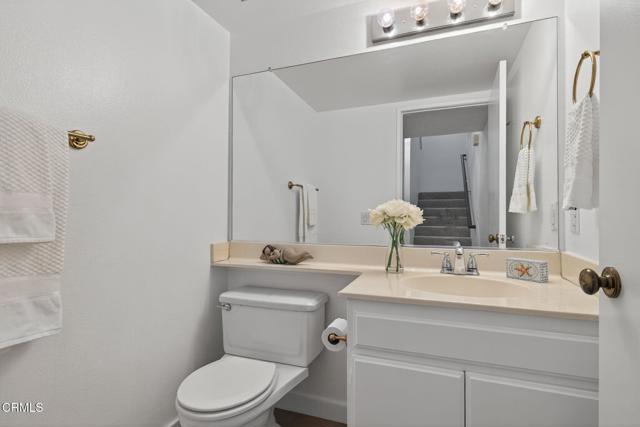 4993 Telephone Road, Ventura CA: https://media.crmls.org/mediaz/beed3b09-dde7-48a3-a947-0a94b202690d.jpg