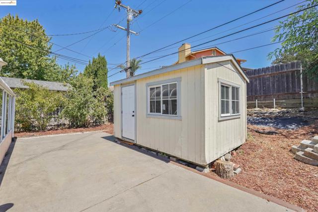 836 Stella St, Vallejo CA: https://media.crmls.org/mediaz/beedba6c-af77-41a6-9d6f-af1b69768083.jpg