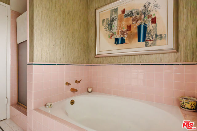 2208 Westridge Road, Los Angeles CA: https://media.crmls.org/mediaz/beee266d-8b53-4df2-807d-5285ce509a9a.jpg
