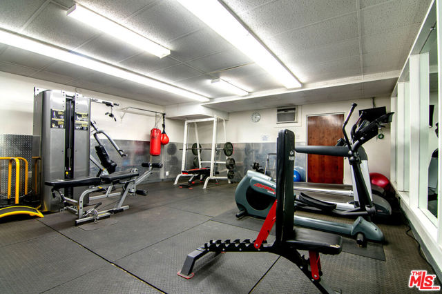 6000 Canterbury Drive, Culver City CA: https://media.crmls.org/mediaz/beee3682-8949-48d2-9839-01f9c91b8217.jpg