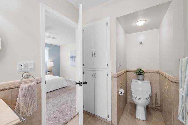 3560 Donna Dr, Carlsbad CA: https://media.crmls.org/mediaz/beef1594-d64f-407e-b2a9-8bffad6dba04.jpg