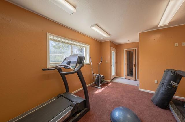 383 Corral De Tierra Road, Salinas CA: https://media.crmls.org/mediaz/beef4d14-323a-48cb-930b-dbc00c5b9ee3.jpg