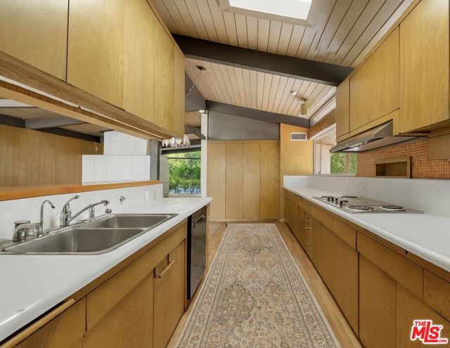 2734 Ellison Drive, Beverly Hills CA: https://media.crmls.org/mediaz/beefc8a7-fdf7-4780-8958-fffedaabd62a.jpg