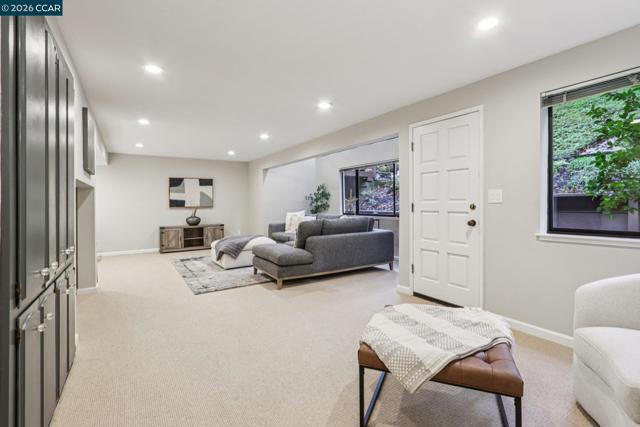 Image 30 of 55 For 858 Mountain View Dr