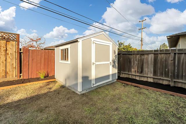527 Maple Avenue, Milpitas CA: https://media.crmls.org/mediaz/bef1c241-02a2-42f0-ad0c-9b701132ced0.jpg