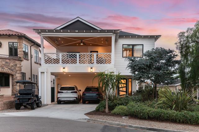 1041 Van Nuys St, San Diego CA: https://media.crmls.org/mediaz/bef1c723-3755-4681-aeef-47676729031e.jpg