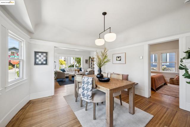 327 Hudson St, Oakland CA: https://media.crmls.org/mediaz/bef1d6d2-f842-476c-b95a-2d18ad8775ab.jpg