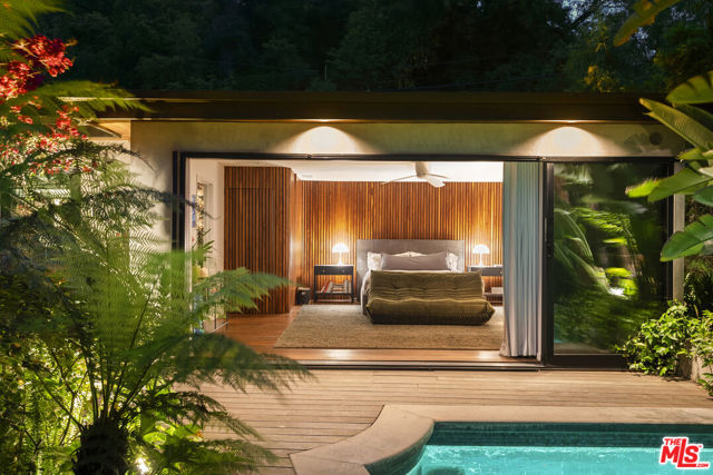 8547 Appian Way, Los Angeles CA: https://media.crmls.org/mediaz/bef289f4-88b3-4b0c-ab18-513423c21e62.jpg