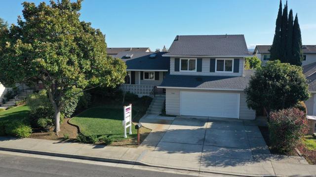 Image 5 of 49 For 940 Erica Drive