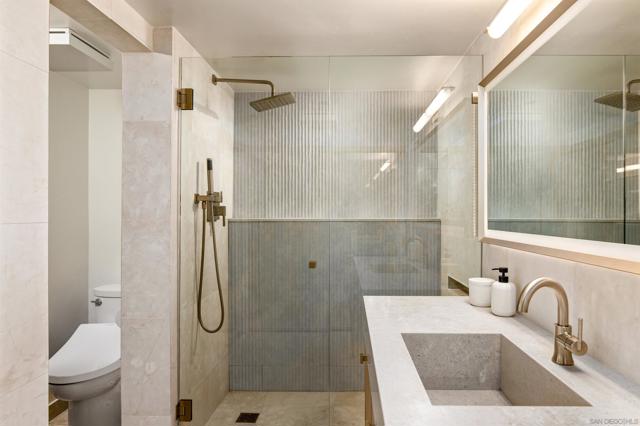 1221 Parker Pl, San Diego CA: https://media.crmls.org/mediaz/bef3282d-7e12-4210-8bee-e7d0fac28dab.jpg