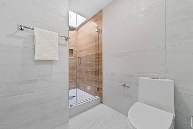 536 Sand Hill Circle, Menlo Park CA: https://media.crmls.org/mediaz/bef32f70-1522-46e1-b0b1-89b331261ace.jpg