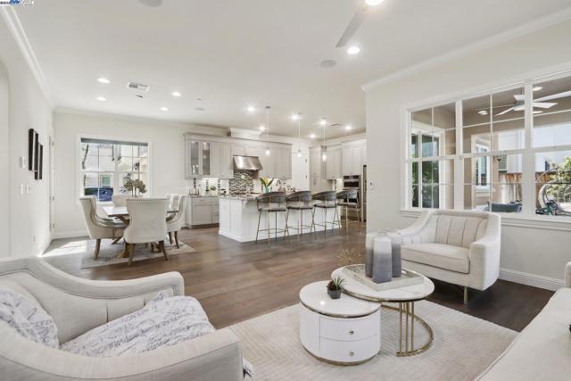 3454 Cinnamon Ridge Rd, San Ramon CA: https://media.crmls.org/mediaz/bef378b0-5d39-44b0-b117-b241e1c09c9e.jpg