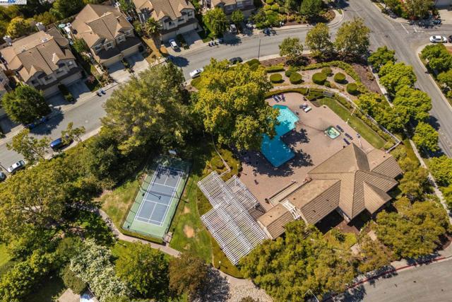 44930 Lynx Dr, Fremont CA: https://media.crmls.org/mediaz/bef391c3-2624-4ec6-a79a-74be158497e3.jpg