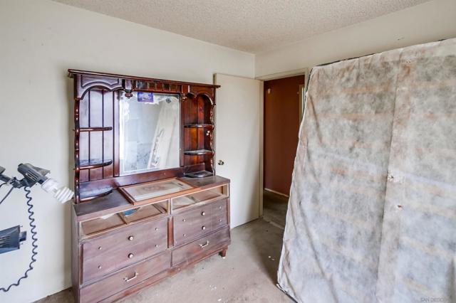 8816 Pagoda Way, San Diego CA: https://media.crmls.org/mediaz/bef42829-10e0-4c3e-8dd8-83b3ac64cca5.jpg