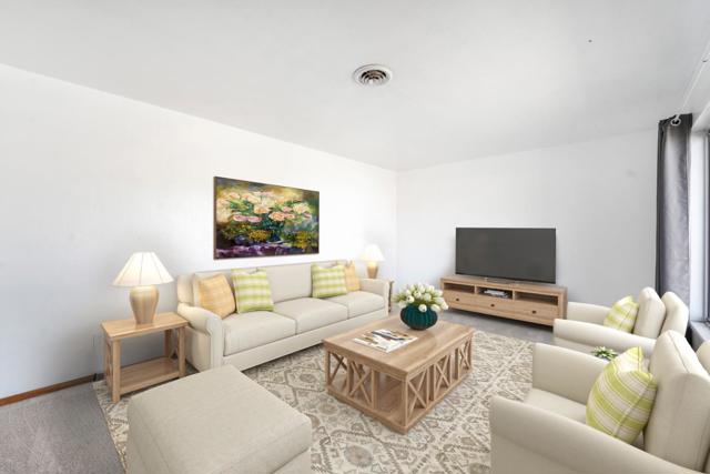 921 Suiter Street, Hollister CA: https://media.crmls.org/mediaz/bef4b2e9-23e6-418a-9dc0-a2229a5cd0d9.jpg
