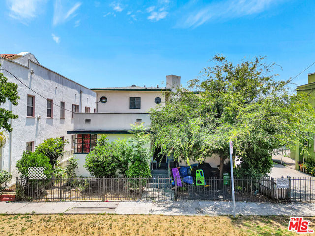 4412 Lockwood Avenue, Los Angeles CA: https://media.crmls.org/mediaz/bef51fc1-13d5-4ecd-a73d-400ffbe820ce.jpg