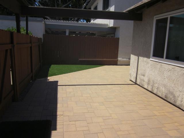 10706 Esmeraldas Dr, San Diego CA: https://media.crmls.org/mediaz/bef574ba-830f-46a0-b9da-13e552b635b3.jpg