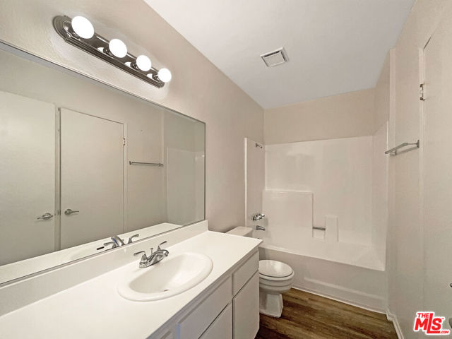 28160 Sloan Canyon Road, Castaic CA: https://media.crmls.org/mediaz/bef5b159-3f42-4b69-9479-d570669b692c.jpg