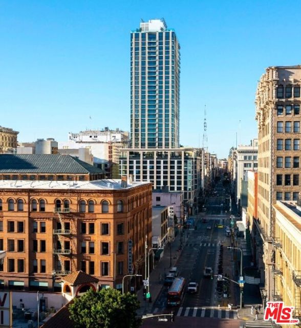 400 S Broadway, Los Angeles CA: https://media.crmls.org/mediaz/bef6210f-4b7d-436d-9bfa-ed330f1786b7.jpg