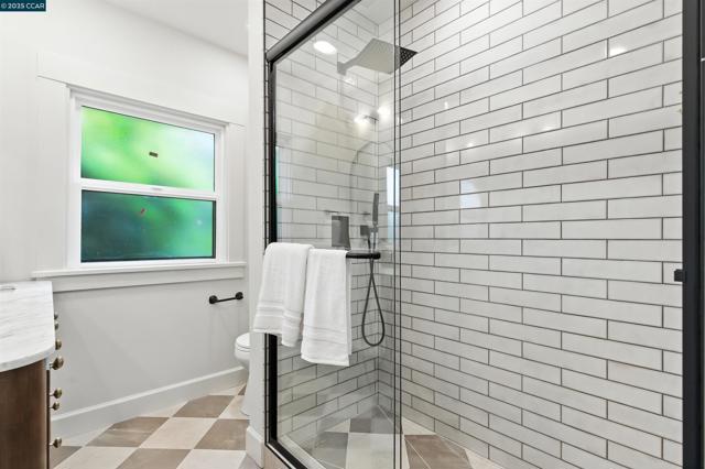5020 Golden Gate Ave, Oakland CA: https://media.crmls.org/mediaz/bef67f15-d361-4231-a0ab-98024552b756.jpg