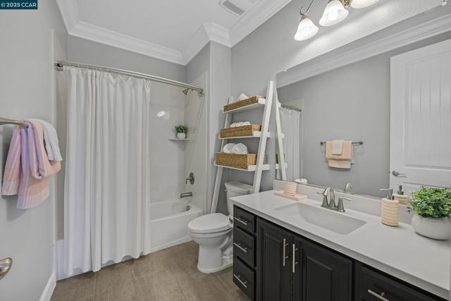 5057 Volterra Ct, Dublin CA: https://media.crmls.org/mediaz/bef6aad0-d4b9-42ea-aac2-6974b1fb2f2a.jpg