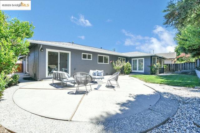 789 E Angela St, Pleasanton CA: https://media.crmls.org/mediaz/bef6bf6a-d47c-4a37-86f9-367e6ce1c907.jpg