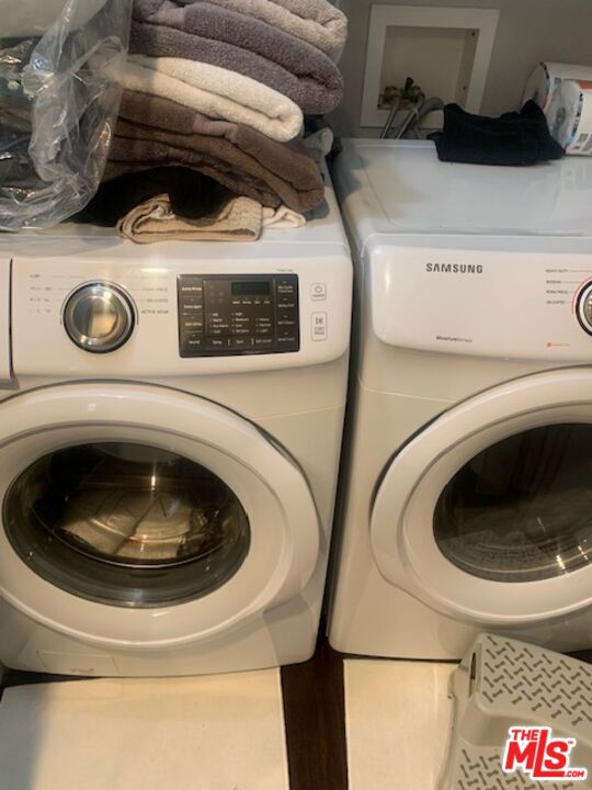 1493 W 47th Street, Los Angeles CA: https://media.crmls.org/mediaz/bef71ccc-4bb0-49a7-8a60-125342e65b1b.jpg