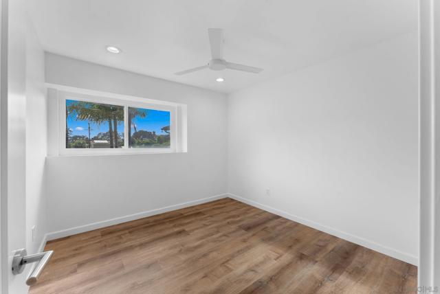 4840 Penrose Ct, San Diego CA: https://media.crmls.org/mediaz/bef72b0a-e349-4171-81be-61f12671a237.jpg