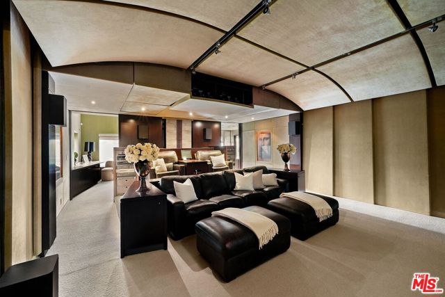 28177 Rey De Copas Lane, Malibu CA: https://media.crmls.org/mediaz/bef74d5f-b0a4-4880-8d51-4eb75012a4a9.jpg