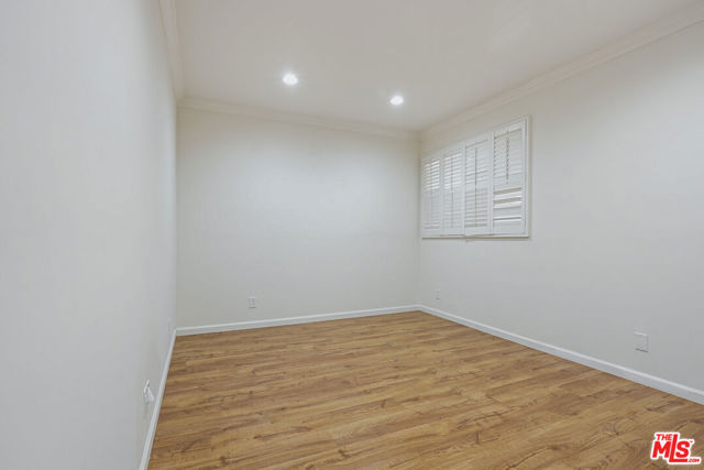 930 N Wetherly Drive, West Hollywood CA: https://media.crmls.org/mediaz/bef79bb4-4198-4311-989a-b791f5e1ab0a.jpg