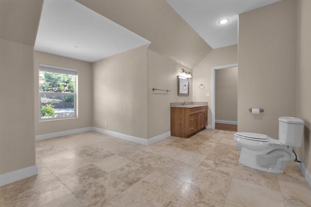 16725 Harrison Park Trail, Julian CA: https://media.crmls.org/mediaz/bef7cba6-5b11-46f9-afb2-658f11900ca6.jpg
