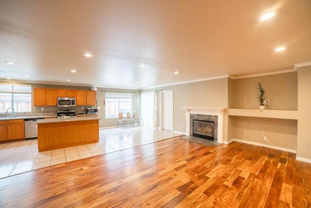 2351 Driftwood Court, Hollister CA: https://media.crmls.org/mediaz/bef8a9d2-55d6-4d88-bea7-210d034eee7d.jpg