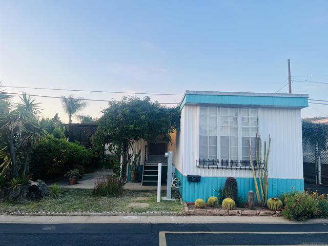 450 E Bradley, El Cajon CA: https://media.crmls.org/mediaz/bef91230-a0ad-4ac3-ada9-891d6c12058e.jpg