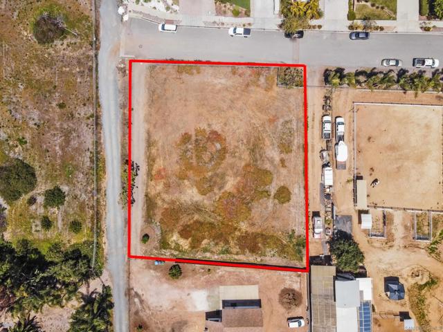 1587 Triton St, Carlsbad CA: https://media.crmls.org/mediaz/bef9254b-43a6-4214-9928-07a3bcd6222a.jpg