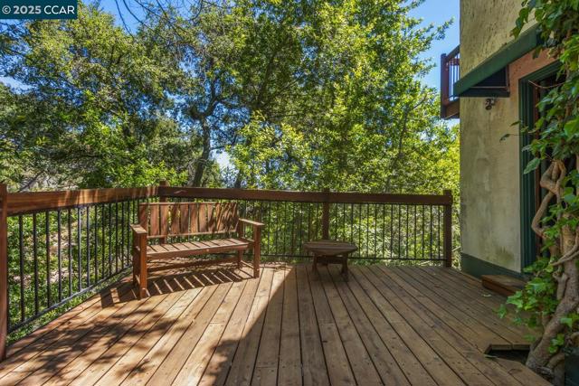 37 La Madronal, Orinda CA: https://media.crmls.org/mediaz/bef95cdf-8fc3-494f-86cf-39ae454eb7b0.jpg