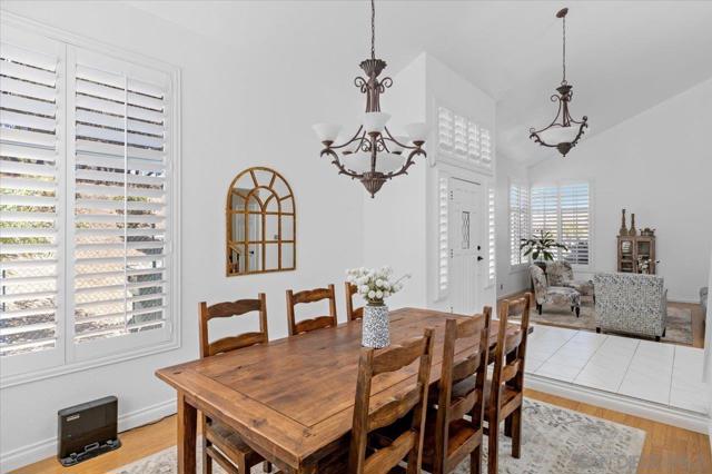 2208 Terracewood Ln, Escondido CA: https://media.crmls.org/mediaz/bef95d03-29c3-4ff3-9c2c-b2ff5338528e.jpg