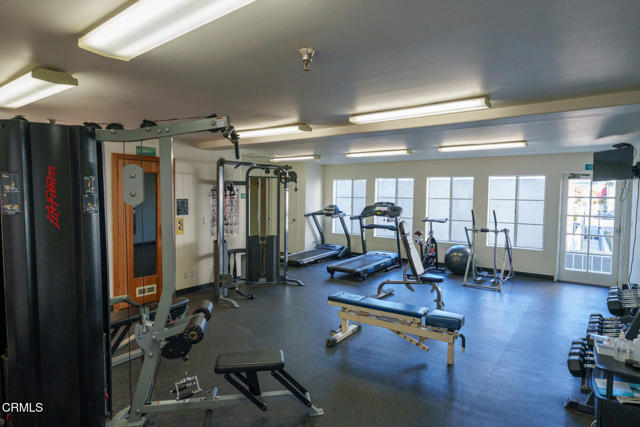 10925 Blix Street, Toluca Lake CA: https://media.crmls.org/mediaz/bef9e175-a7ec-49b8-86a9-b93d41aac8f3.jpg