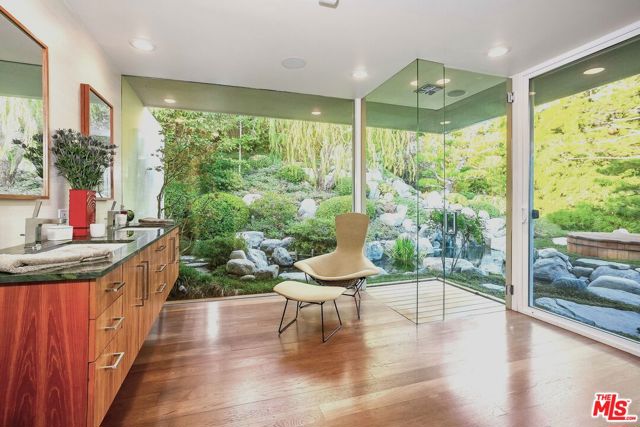 9263 Swallow Drive, Los Angeles CA: https://media.crmls.org/mediaz/befa0fdc-991a-4fa5-ac62-6d498d352a0f.jpg